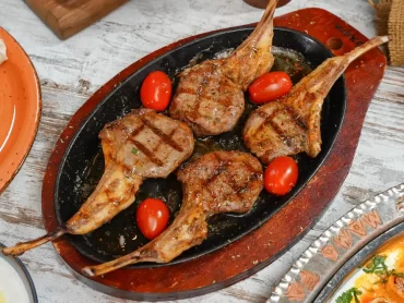 LAMB CHOPS HOT PLATE