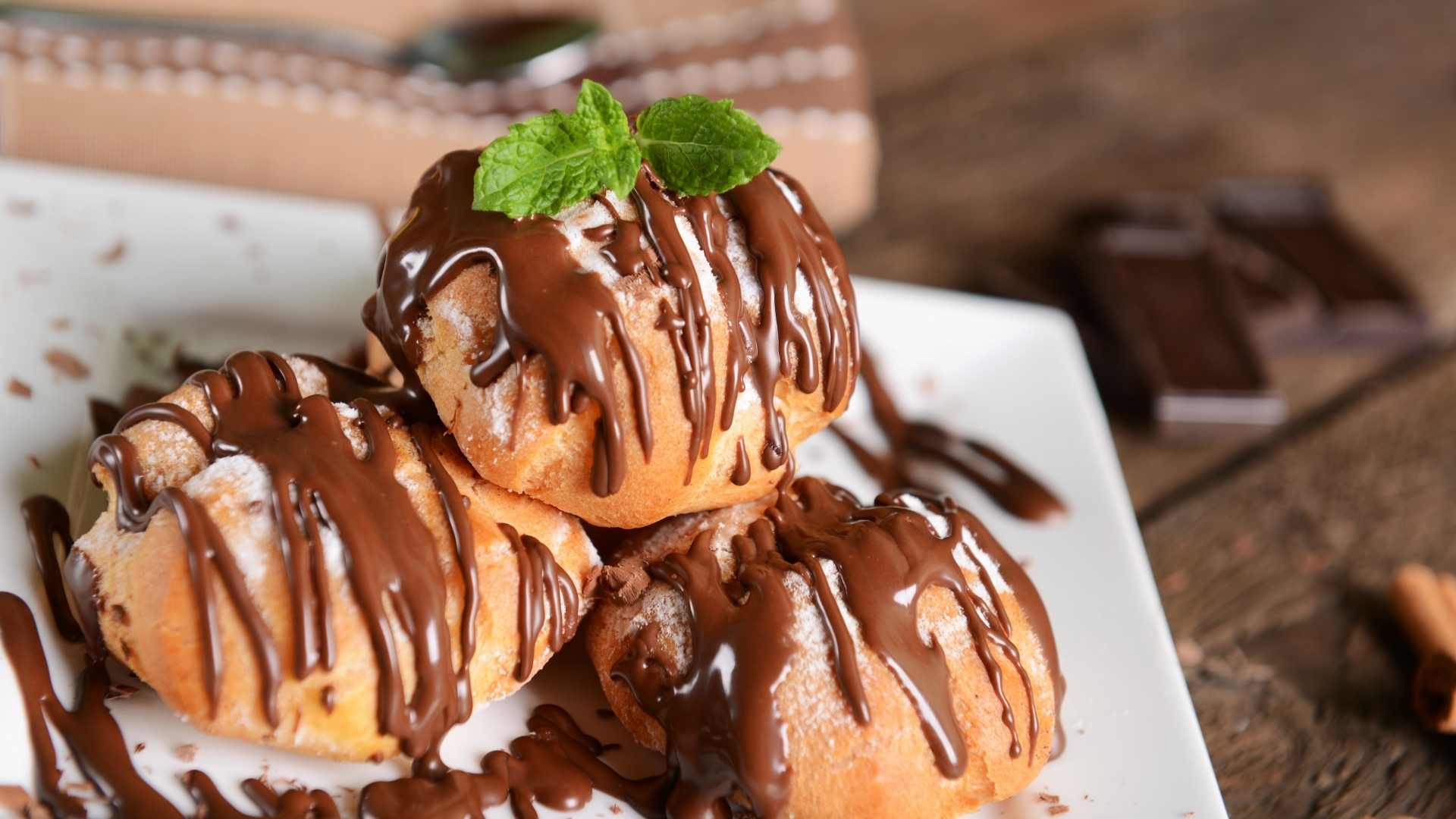 Indulge Your Sweet Tooth with These Irresistible Profiteroles 2