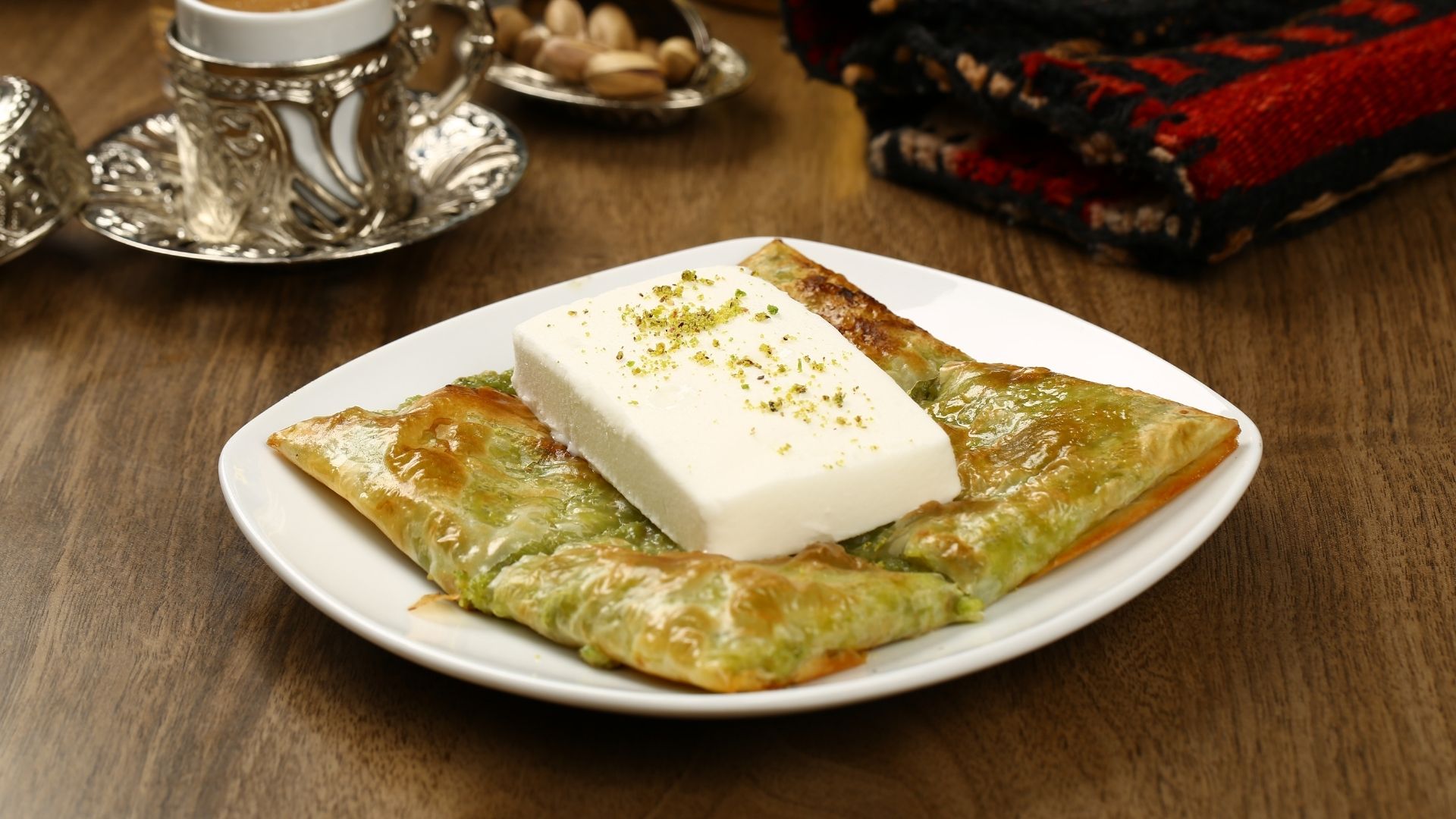 Katmer with kaymak